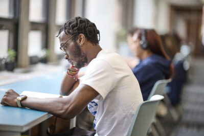 earn an Associate's degree from the School of Professional Studies at jav麻豆_麻豆色情片_麻豆传媒